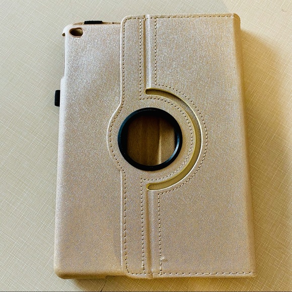 Soft rose gold metallic IPad Air case - Picture 4 of 4